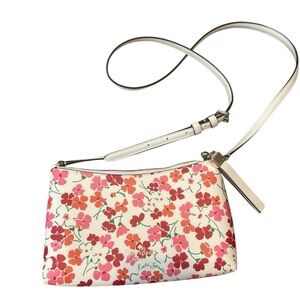 Kate Spade Floral Crossbody Bag - Pink and Red
No call outs EUC